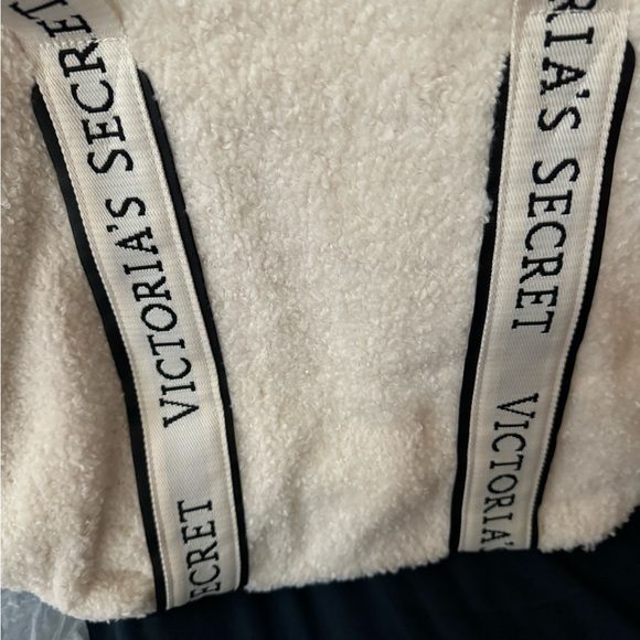 NWT never been used Victoria Secret bag - Picture 5 of 9